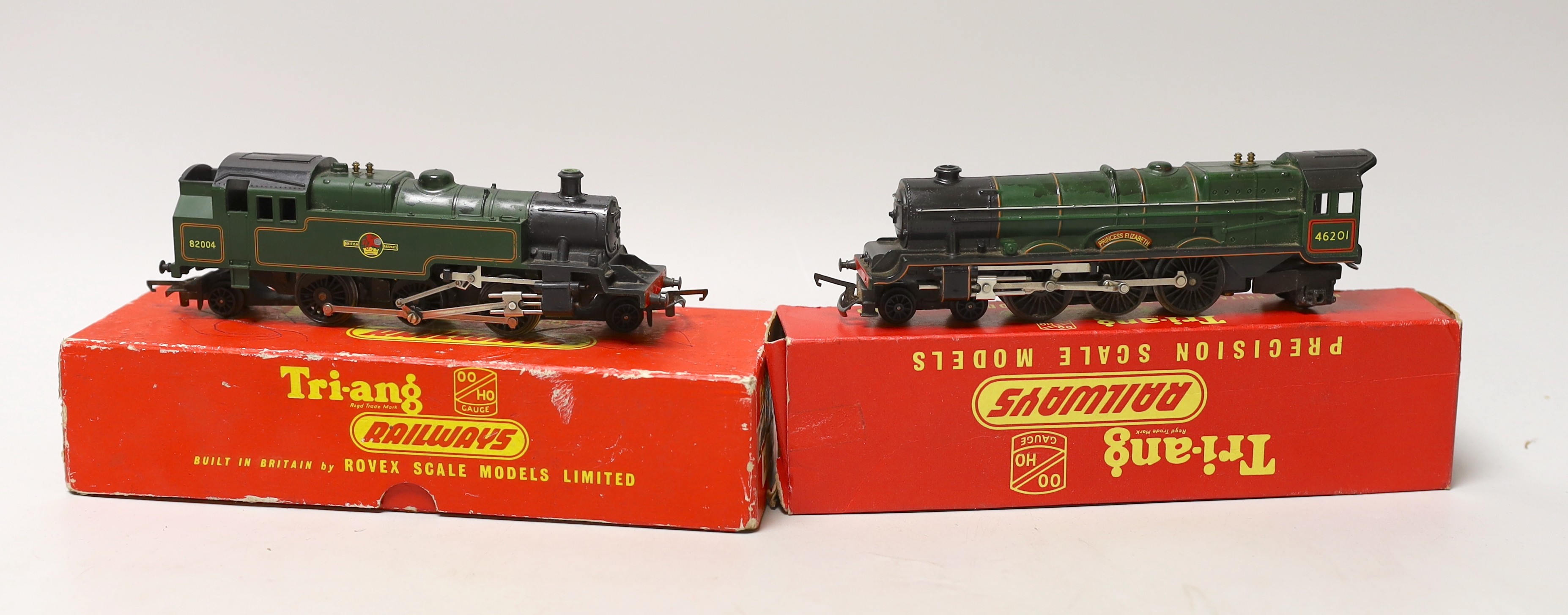 A quantity of Tri-Ang railways